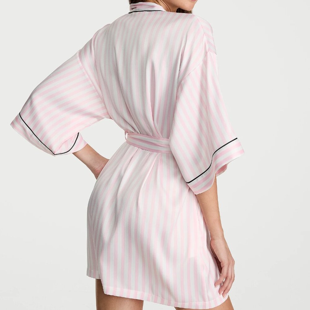 Victoria's Secret Signature Satin Short Piped Robe NWT, XS/S - Picture 3 of 5